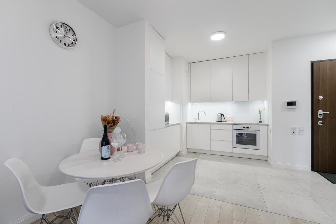 Luxury Apartment On Grzybowska Street Varşovia Exterior foto