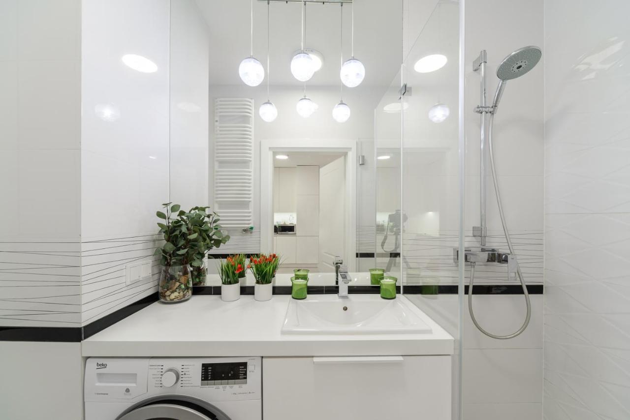 Luxury Apartment On Grzybowska Street Varşovia Exterior foto