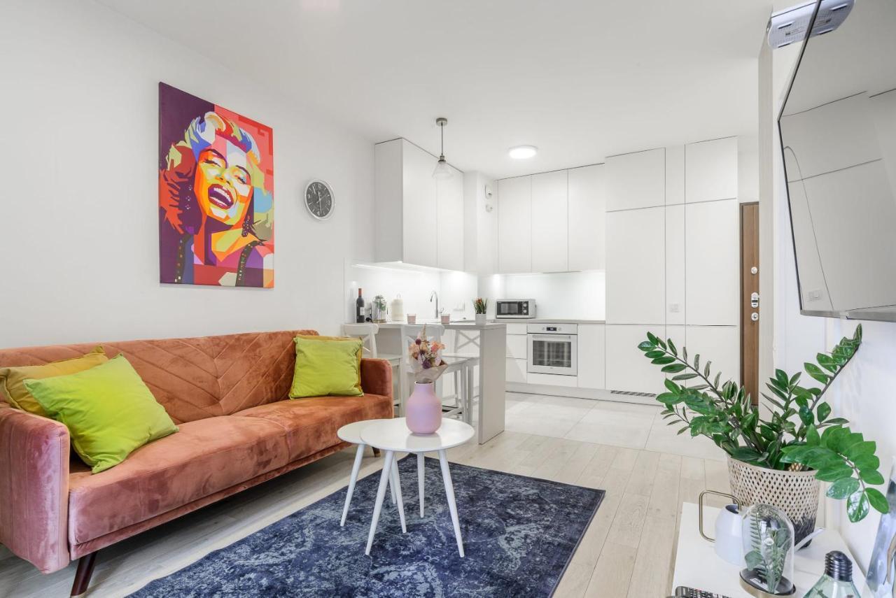 Luxury Apartment On Grzybowska Street Varşovia Exterior foto