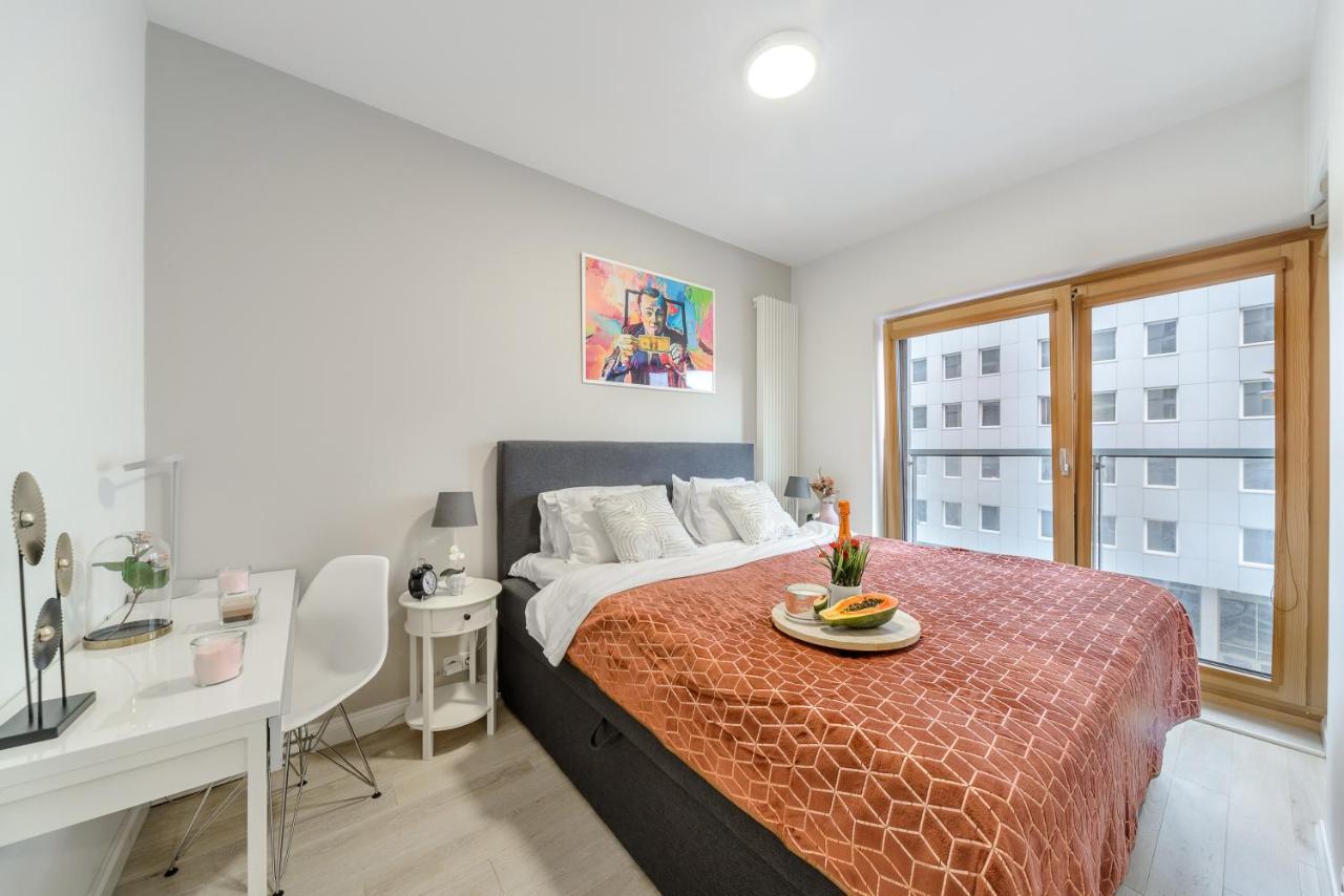 Luxury Apartment On Grzybowska Street Varşovia Exterior foto